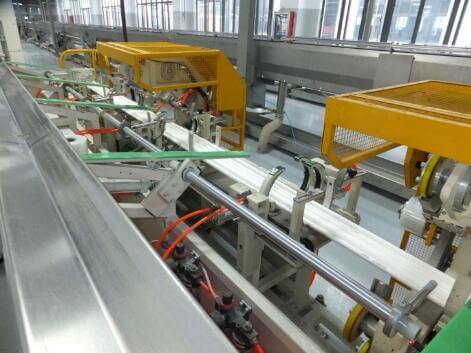 Plastic pipe bundle bagging and packing line